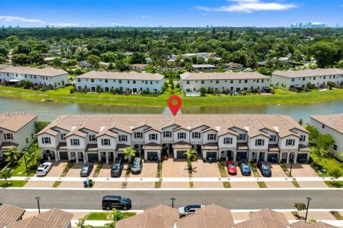 Touwnhouse à vendre à Miami, Floride: 3 chambres, 123.65 m2 № 1978006 - photo 26