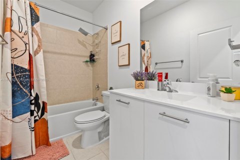 Touwnhouse à vendre à Miami, Floride: 3 chambres, 123.65 m2 № 1978006 - photo 21