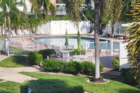 Condo in Fort Lauderdale, Florida, 2 bedrooms  № 2082121 - photo 18