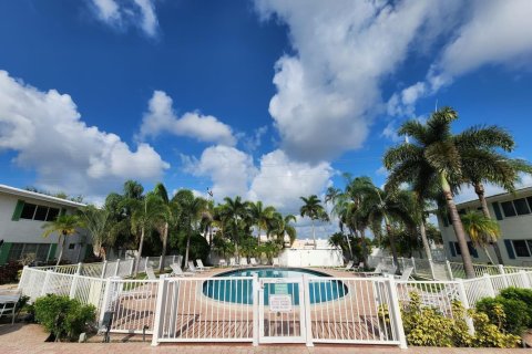 Condo in Fort Lauderdale, Florida, 2 bedrooms  № 2082121 - photo 27