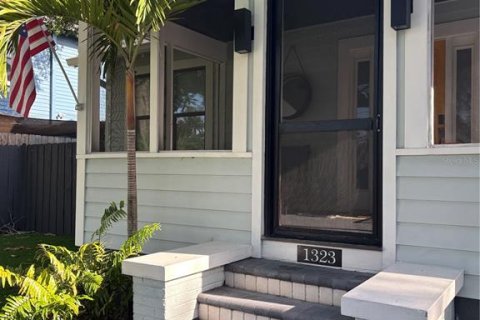 Villa ou maison à louer à Saint Petersburg, Floride: 2 chambres, 77.29 m2 № 2167655 - photo 2