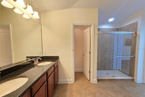 House in Tampa, Florida 4 bedrooms, 229.1 sq.m. № 2222143 - photo 30