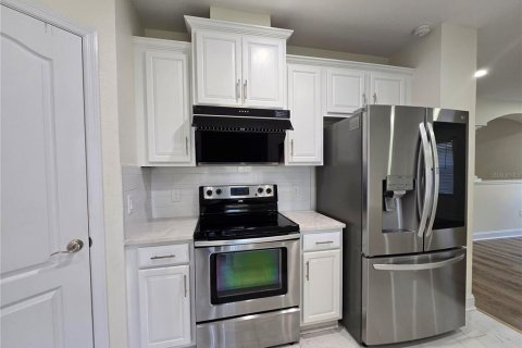 House in Tampa, Florida 4 bedrooms, 229.1 sq.m. № 2222143 - photo 17