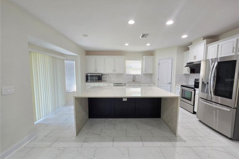 House in Tampa, Florida 4 bedrooms, 229.1 sq.m. № 2222143 - photo 9