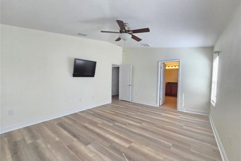House in Tampa, Florida 4 bedrooms, 229.1 sq.m. № 2222143 - photo 27