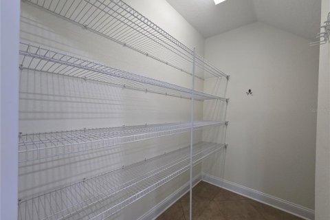 House in Tampa, Florida 4 bedrooms, 229.1 sq.m. № 2222143 - photo 19
