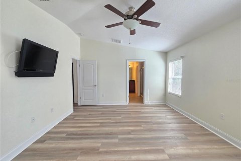 House in Tampa, Florida 4 bedrooms, 229.1 sq.m. № 2222143 - photo 28