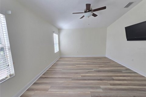 House in Tampa, Florida 4 bedrooms, 229.1 sq.m. № 2222143 - photo 26