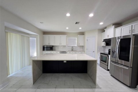 House in Tampa, Florida 4 bedrooms, 229.1 sq.m. № 2222143 - photo 10