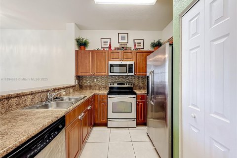 Снять в аренду кондоминиум в Хомстед, Флорида 3 спальни, 106.93м2, № 1947763 - фото 10