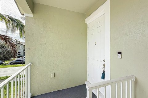 Снять в аренду кондоминиум в Хомстед, Флорида 3 спальни, 106.93м2, № 1947763 - фото 5