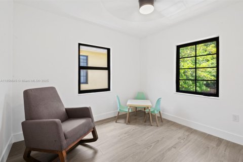 Casa en alquiler en Miami, Florida, 3 dormitorios, 111.48 m2 № 1882136 - foto 12