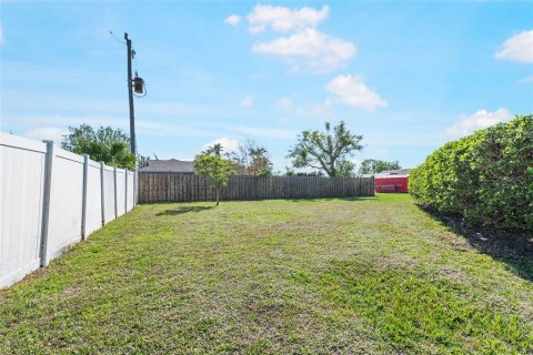 House in Englewood, Florida 3 bedrooms, 166.11 sq.m. № 1724311 - photo 6