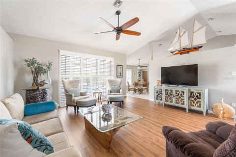 House in Englewood, Florida 3 bedrooms, 166.11 sq.m. № 1724311 - photo 19