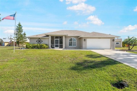 House in Englewood, Florida 3 bedrooms, 166.11 sq.m. № 1724311 - photo 2