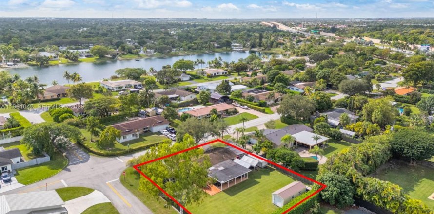 Villa ou maison à Miami, Floride 3 chambres, 122.26 m2 № 2024874