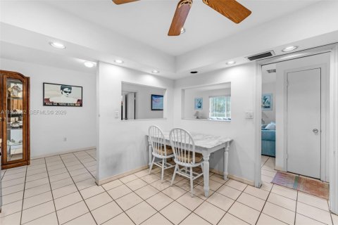 Villa ou maison à vendre à Miami, Floride: 3 chambres, 122.26 m2 № 2024874 - photo 11