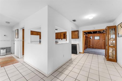 Villa ou maison à vendre à Miami, Floride: 3 chambres, 122.26 m2 № 2024874 - photo 8