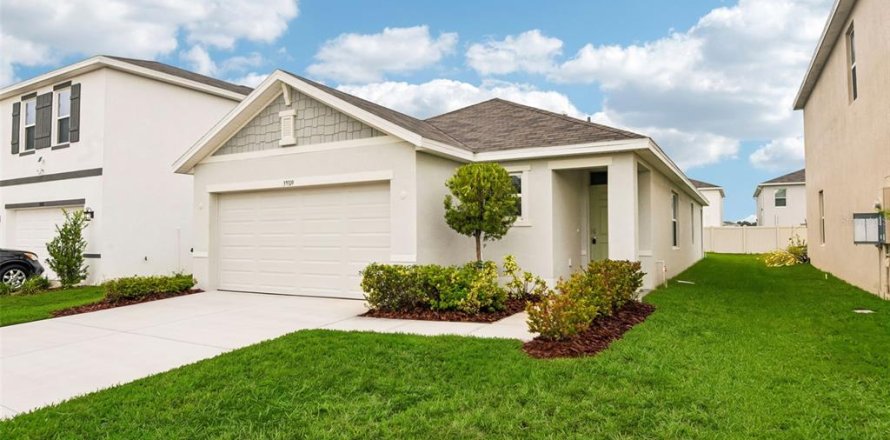 Villa ou maison à Wesley Chapel, Floride 3 chambres, 140.84 m2 № 2404833