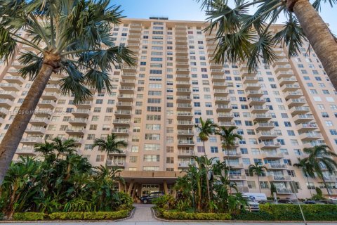 Condominio en venta en Sunny Isles Beach, Florida, 55.28 m2 № 2028273 - foto 25