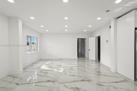 Villa ou maison à vendre à Miramar, Floride: 4 chambres, 192.77 m2 № 2414236 - photo 18