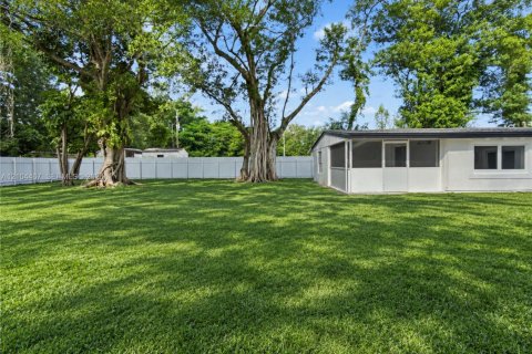 Villa ou maison à vendre à Miramar, Floride: 4 chambres, 192.77 m2 № 2414236 - photo 3