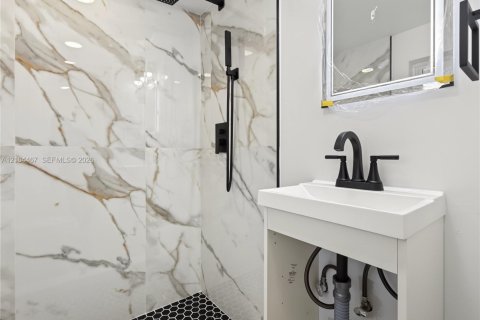 Villa ou maison à vendre à Miramar, Floride: 4 chambres, 192.77 m2 № 2414236 - photo 29