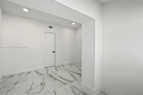 Villa ou maison à vendre à Miramar, Floride: 4 chambres, 192.77 m2 № 2414236 - photo 25