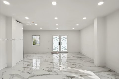 Villa ou maison à vendre à Miramar, Floride: 4 chambres, 192.77 m2 № 2414236 - photo 19
