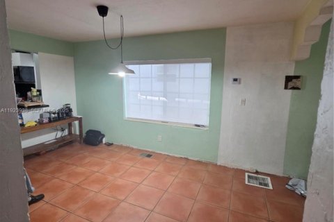 Casa en venta en Miami, Florida, 2 dormitorios, 66.89 m2 № 1982445 - foto 16