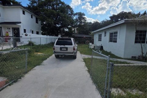 Casa en venta en Miami, Florida, 2 dormitorios, 66.89 m2 № 1982445 - foto 8