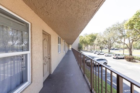 Copropriété à vendre à Deerfield Beach, Floride: 2 chambres, 99.41 m2 № 2046036 - photo 25