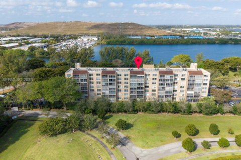 Copropriété à vendre à Deerfield Beach, Floride: 2 chambres, 99.41 m2 № 2046036 - photo 29