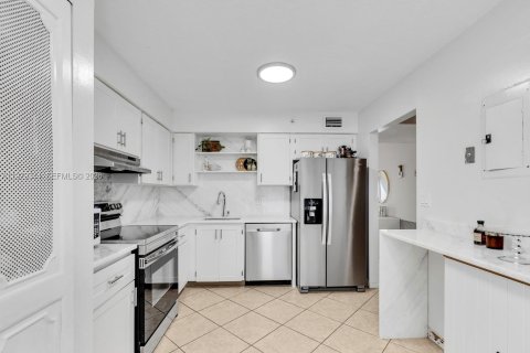 Copropriété à vendre à Deerfield Beach, Floride: 2 chambres, 99.41 m2 № 2046036 - photo 11