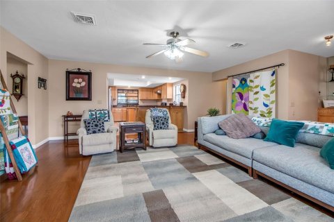 House in Sarasota, Florida 3 bedrooms, 280.75 sq.m. № 1876756 - photo 11