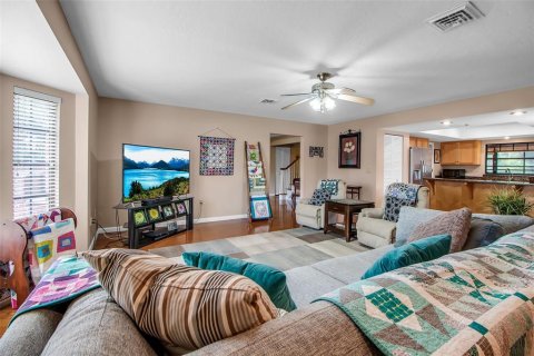 House in Sarasota, Florida 3 bedrooms, 280.75 sq.m. № 1876756 - photo 10