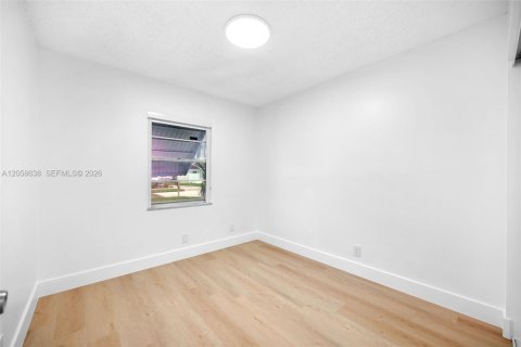 Villa ou maison à louer à North Lauderdale, Floride: 3 chambres, 123.37 m2 № 2168181 - photo 27