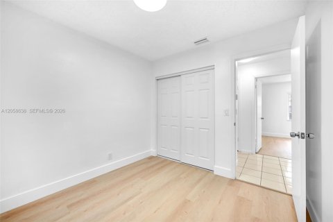 Villa ou maison à louer à North Lauderdale, Floride: 3 chambres, 123.37 m2 № 2168181 - photo 24