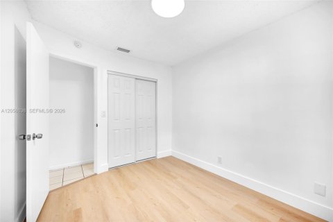 Villa ou maison à louer à North Lauderdale, Floride: 3 chambres, 123.37 m2 № 2168181 - photo 20