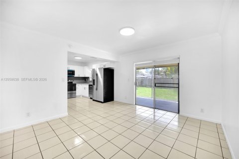 Villa ou maison à louer à North Lauderdale, Floride: 3 chambres, 123.37 m2 № 2168181 - photo 6