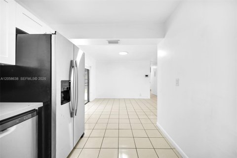 Villa ou maison à louer à North Lauderdale, Floride: 3 chambres, 123.37 m2 № 2168181 - photo 14