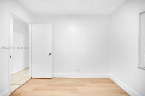 Villa ou maison à louer à North Lauderdale, Floride: 3 chambres, 123.37 m2 № 2168181 - photo 23