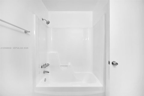 Villa ou maison à louer à North Lauderdale, Floride: 3 chambres, 123.37 m2 № 2168181 - photo 26