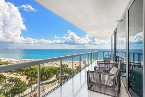 Condo in Miami Beach, Florida, 4 bedrooms  № 2076119 - photo 21