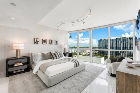 Condo in Miami Beach, Florida, 4 bedrooms  № 2076119 - photo 23