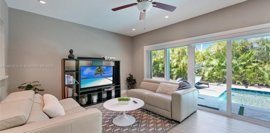 Casa en Miami, Florida 3 dormitorios, 197.05 m2 № 1740062