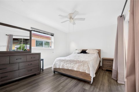House in Tamarac, Florida 3 bedrooms, 80.64 sq.m. № 2313846 - photo 30