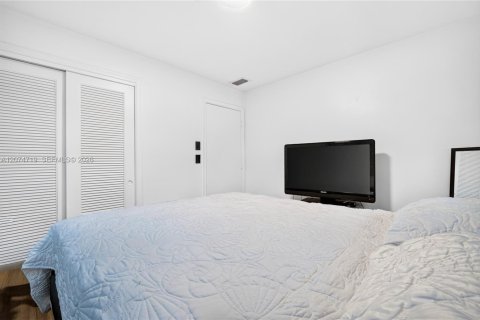 House in Tamarac, Florida 3 bedrooms, 80.64 sq.m. № 2313846 - photo 28