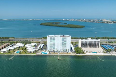 Condominio en venta en Saint Petersburg, Florida, 2 dormitorios, 134.71 m2 № 1662836 - foto 1