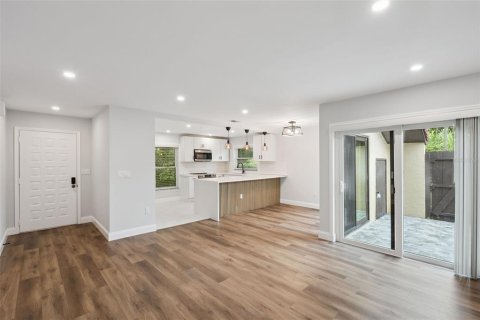 Touwnhouse à louer à Kissimmee, Floride: 2 chambres, 96.43 m2 № 2289730 - photo 6